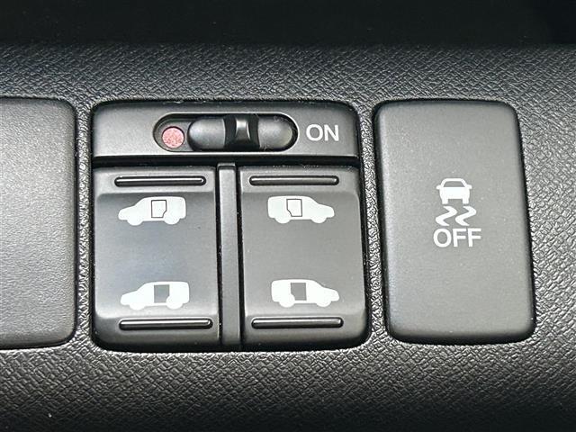 ステップワゴンスパーダ Ｚ　社外ナビ／ワンセグＴＶ／バックカメラ／両側パワースライドドア／スマートキー／革巻きステアリング／ＨＩＤヘッドライト／オートライト／ウインカーミラー／フォグランプ／横滑り防止装置（11枚目）