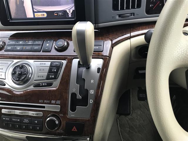 エルグランド 250V 純正ナビ/全周囲カメラ/両側パワースライドドア/スマートキー/ステアリングスイッチ/フォグランプ/オートライト/電動格納ミラー/ウォークスルー/ETC/パワーウインドウ(11枚目)