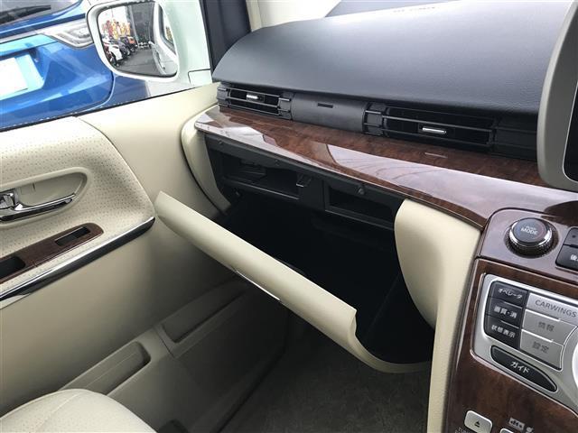 エルグランド 250V 純正ナビ/全周囲カメラ/両側パワースライドドア/スマートキー/ステアリングスイッチ/フォグランプ/オートライト/電動格納ミラー/ウォークスルー/ETC/パワーウインドウ(35枚目)