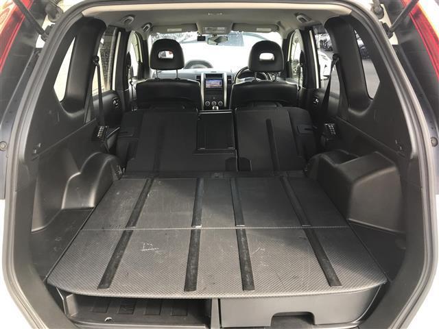 エクストレイル ２０Ｘｔｔ　社外ナビ／フルセグＴＶ／Ｂｌｕｅｔｏｏｔｈ／ドライブレコーダー／クルーズコントロール／ダウンヒルアシストコントロール／ルーフレール／スマートキー／シートヒーター／オートライト／フォグランプ（16枚目）