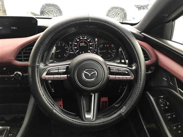 ＭＡＺＤＡ３ファストバック ２０Ｓバーガンディ　セレクション　ＢＯＳＥサウンド／純正ナビ／フルセグＴＶ／Ｂｌｕｅｔｏｏｔｈ／全周囲カメラ／ドライブレコーダー／衝突被害軽減ブレーキ／コーナーセンサー／レーンキープアシスト／ブラインドスポットモニター（12枚目）