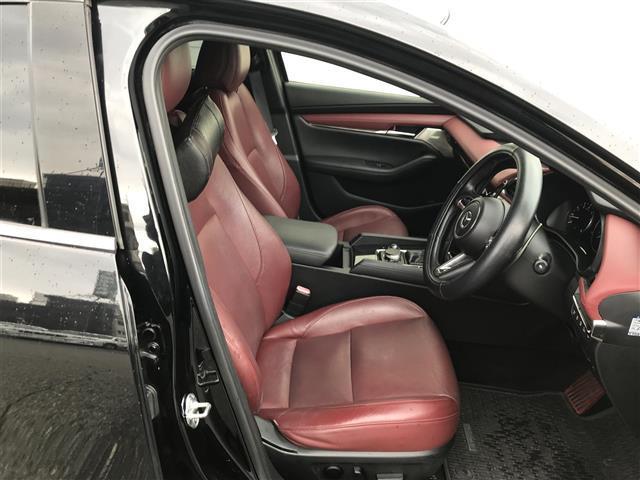 ＭＡＺＤＡ３ファストバック ２０Ｓバーガンディ　セレクション　ＢＯＳＥサウンド／純正ナビ／フルセグＴＶ／Ｂｌｕｅｔｏｏｔｈ／全周囲カメラ／ドライブレコーダー／衝突被害軽減ブレーキ／コーナーセンサー／レーンキープアシスト／ブラインドスポットモニター（14枚目）