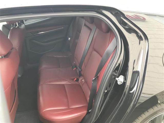 ＭＡＺＤＡ３ファストバック ２０Ｓバーガンディ　セレクション　ＢＯＳＥサウンド／純正ナビ／フルセグＴＶ／Ｂｌｕｅｔｏｏｔｈ／全周囲カメラ／ドライブレコーダー／衝突被害軽減ブレーキ／コーナーセンサー／レーンキープアシスト／ブラインドスポットモニター（36枚目）