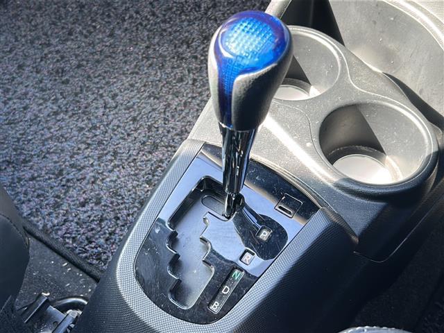 アクア Gブラックソフトレザーセレクション 禁煙車 ワンオーナー ソフトレザー ETC 社外ナビ LEDヘッドライト スマートキー プッシュスタート ドアミラーウインカー クルーズコントロール フルセグTV DVD再生機能有 ヒートシーター(10枚目)