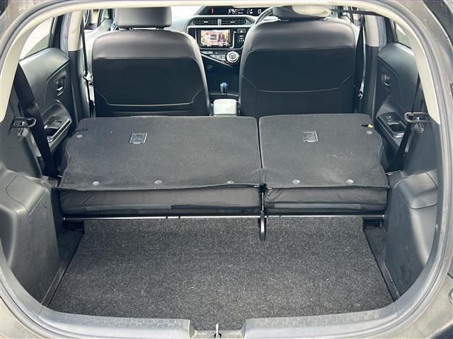 アクア Gブラックソフトレザーセレクション 禁煙車 ワンオーナー ソフトレザー ETC 社外ナビ LEDヘッドライト スマートキー プッシュスタート ドアミラーウインカー クルーズコントロール フルセグTV DVD再生機能有 ヒートシーター(29枚目)