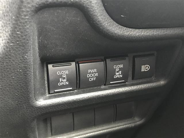 シエンタ Ｚ　純正ディスプレイオーディオ／ナビ／フルセグＴＶ／全周囲カメラ／プリクラッシュセーフティ／コーナーセンサー／レーンキープアシスト／レーダークルーズコントロール／両側パワースライドドア（9枚目）