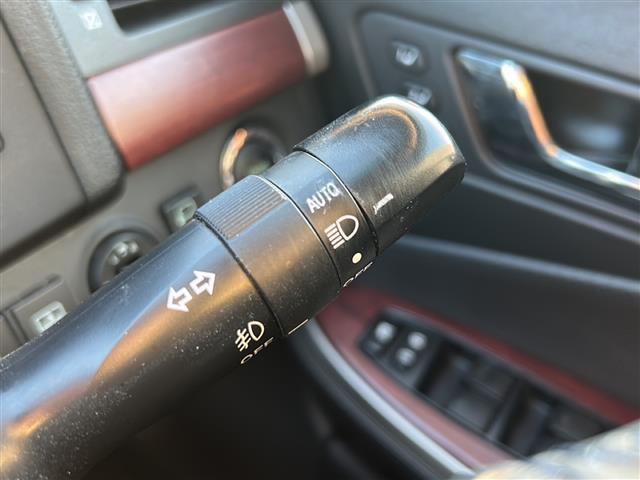 クラウンマジェスタ Ｃタイプ　サンルーフ　純正ＨＤＤナビ　レザーシート　ＥＴＣ２．０　ＤＶＤ再生機能有　純正アルミホイール　パワーシート　プッシュスタート　バックカメラ　純正フロアマット　カーテンエアバッグ　クルーズコントロール（20枚目）