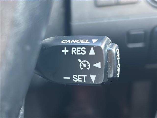 クラウンマジェスタ Ｃタイプ　サンルーフ　純正ＨＤＤナビ　レザーシート　ＥＴＣ２．０　ＤＶＤ再生機能有　純正アルミホイール　パワーシート　プッシュスタート　バックカメラ　純正フロアマット　カーテンエアバッグ　クルーズコントロール（21枚目）