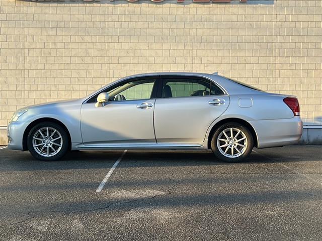 クラウンマジェスタ Ｃタイプ　サンルーフ　純正ＨＤＤナビ　レザーシート　ＥＴＣ２．０　ＤＶＤ再生機能有　純正アルミホイール　パワーシート　プッシュスタート　バックカメラ　純正フロアマット　カーテンエアバッグ　クルーズコントロール（31枚目）