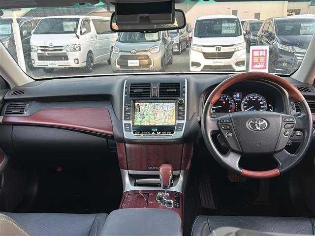 クラウンマジェスタ Ｃタイプ　サンルーフ　純正ＨＤＤナビ　レザーシート　ＥＴＣ２．０　ＤＶＤ再生機能有　純正アルミホイール　パワーシート　プッシュスタート　バックカメラ　純正フロアマット　カーテンエアバッグ　クルーズコントロール（42枚目）