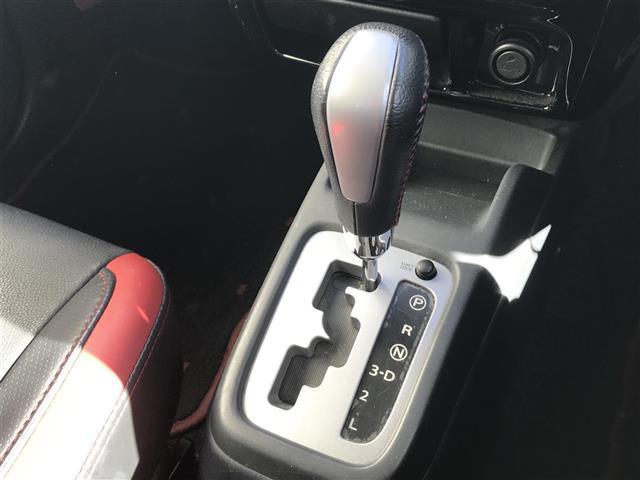 ジムニー クロスアドベンチャー　社外ナビ／ワンセグＴＶ／リモコンキー／レザーシート／シートヒーター／ヘッドライトレベライザー／ＥＴＣ／背面タイヤ／ウインカーミラー（12枚目）