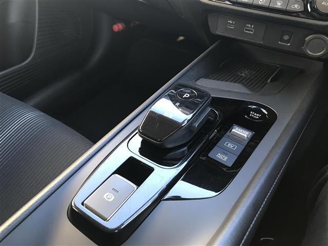 ノート Ｘ　ＦＯＵＲ　純正ナビ／フルセグＴＶ／Ｂｌｕｅｔｏｏｔｈ／全周囲カメラ／デジタルインナーミラー／プロパイロット／エマージェンシーブレーキ／レーンキープアシスト／レーダークルーズコントロール／プッシュスタート（13枚目）