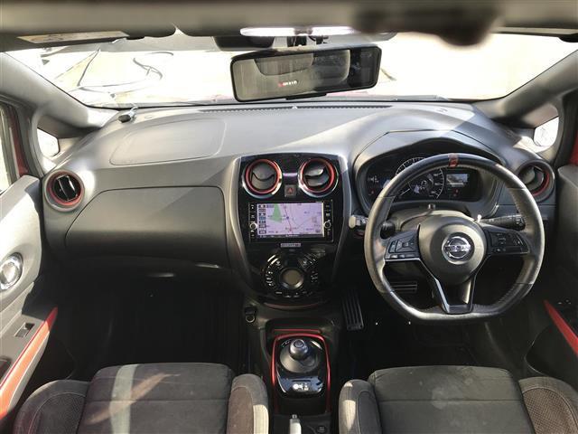 ノート ｅ－パワー　ニスモ　ローダウン／エアロパーツ／純正ナビ／フルセグＴＶ／Ｂｌｕｅｔｏｏｔｈ／全周囲カメラ／デジタルインナーミラー／ドライブレコーダー／エマージェンシーブレーキ／コーナーセンサー／レーンキープアシス（2枚目）