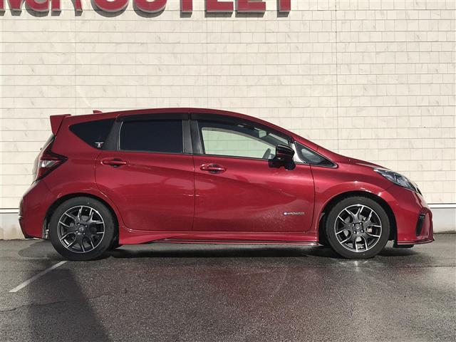 ノート ｅ－パワー　ニスモ　ローダウン／エアロパーツ／純正ナビ／フルセグＴＶ／Ｂｌｕｅｔｏｏｔｈ／全周囲カメラ／デジタルインナーミラー／ドライブレコーダー／エマージェンシーブレーキ／コーナーセンサー／レーンキープアシス（19枚目）