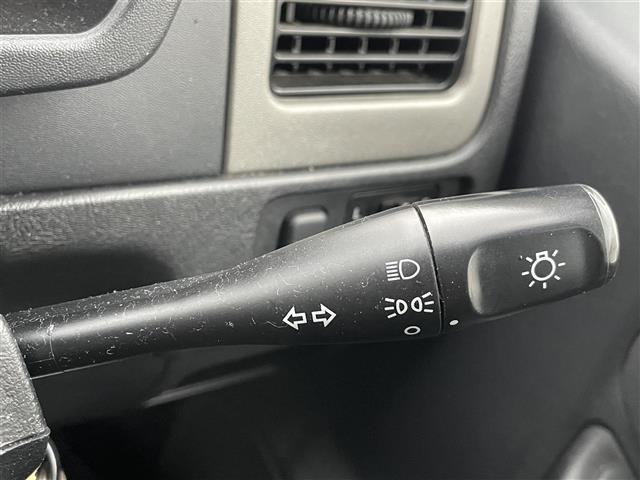 パジェロミニ VR-S 社外HDDナビ/TV/DVD/ターボ/キーレス/ツートンカラー/切り替え4WD/パワーステアリング/パワーウインドウ/エアコン/ドアバイザー/フロアマット/エアバック(8枚目)