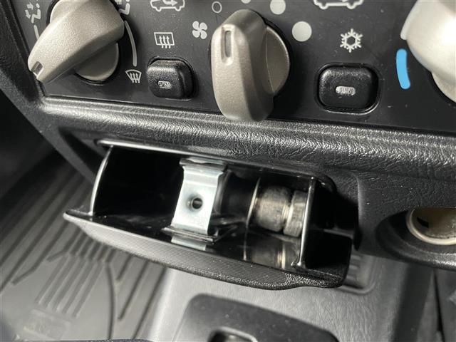 パジェロミニ VR-S 社外HDDナビ/TV/DVD/ターボ/キーレス/ツートンカラー/切り替え4WD/パワーステアリング/パワーウインドウ/エアコン/ドアバイザー/フロアマット/エアバック(13枚目)