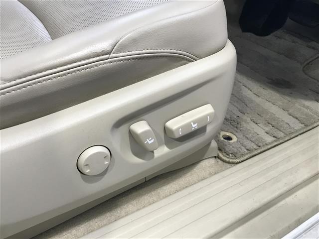 ランドクルーザープラド TX Lパッケージ サンルーフ/フリップダウンモニター/純正AW冬タイヤ車載/アルパイン9型ナビ/フルセグTV/Bluetooth/バックカメラ/プリクラッシュセーフティ/クリアランスソナー/レーンキープアシスト(30枚目)