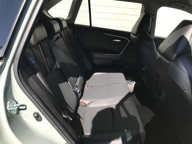 ＲＡＶ４ アドベンチャー　メーカーＯＰ１０．５インチナビ　全方位カメラ　トヨタセーフティセンス　オートブレーキホールド　デジタルインナーミラー　ハンドルヒーター　シートヒーター　ビルトインＥＴＣ　ドラレコ　禁煙車（32枚目）