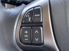 ◆【ナビ操作スイッチ】運転中はナビまで腕を伸ばすのが意外と遠いですよね、、このお車はこのスイッチで手元で素早く操作できます！ 7