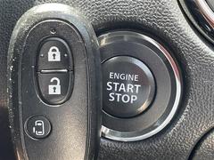 ◆【スマートキー・プッシュスタート】鍵を挿さずにポケットに入れたまま鍵の開閉、エンジンの始動まで行えます。 5