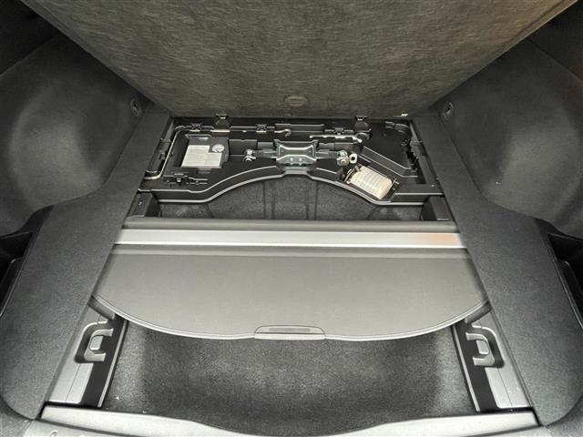 レヴォーグ ＳＴＩスポーツ　ＥＸ　アイサイトＸ　純正１１．６型ナビ　クルーズコントロール　バックモニター　フロント・サイドカメラ　ＳＴＩサイド・リヤエアロ　赤革シート　前席パワーシート　全席シートヒーター　ＬＥＤ　純正１８ＡＷ　ＥＴＣ（16枚目）