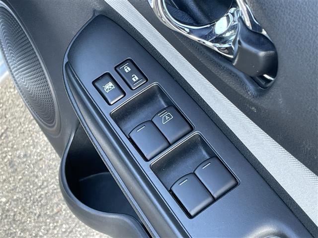 ノート e-パワー X 純正SDナビ フルセグ Bluetooth 前方ドライブレコーダー 前後コーナーセンサー ヒーターミラ パワーステアリング LEDヘッドライト 純正フロアマット 電動格納ミラー ステアリングスイッチ(20枚目)
