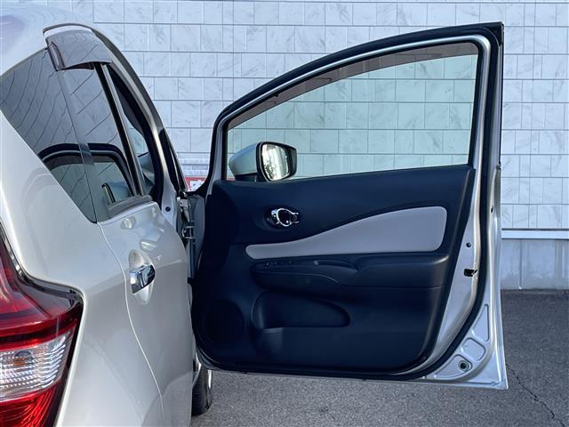 ノート e-パワー X 純正SDナビ フルセグ Bluetooth 前方ドライブレコーダー 前後コーナーセンサー ヒーターミラ パワーステアリング LEDヘッドライト 純正フロアマット 電動格納ミラー ステアリングスイッチ(35枚目)