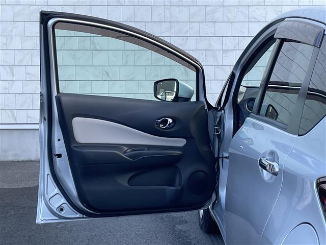 ノート e-パワー X 純正SDナビ フルセグ Bluetooth 前方ドライブレコーダー 前後コーナーセンサー ヒーターミラ パワーステアリング LEDヘッドライト 純正フロアマット 電動格納ミラー ステアリングスイッチ(37枚目)