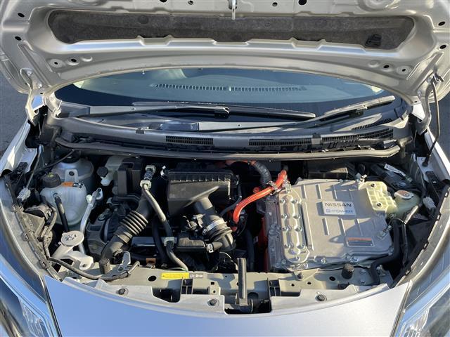 ノート e-パワー X 純正SDナビ フルセグ Bluetooth 前方ドライブレコーダー 前後コーナーセンサー ヒーターミラ パワーステアリング LEDヘッドライト 純正フロアマット 電動格納ミラー ステアリングスイッチ(43枚目)