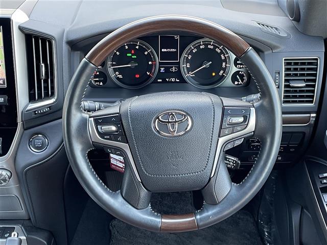 ランドクルーザー ZX ワンオーナー サンルーフ 純正SDナビ モデリスタフルエアロ 全周囲カメラ 茶レザーシート 前席エアシート 全席シートヒーター 前席パワーシート BSM ステアリングヒーター 純正ヘッドレストモニター(5枚目)