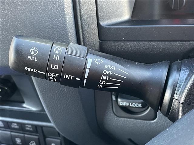 ランドクルーザー７０ ＡＸ　７インチディスプレイオーディオ　バックカメラ　純正１６型アルミホイール　純正フロアマット　センターデフロック　ダウンヒルアシストコントロール　本革ステアリング　ＬＥＤヘッドライト　寒冷地仕様　ＥＴＣ（20枚目）