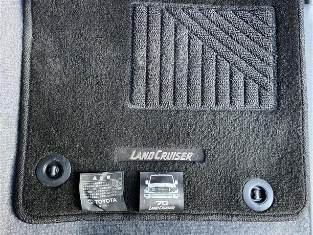 ランドクルーザー７０ ＡＸ　７インチディスプレイオーディオ　バックカメラ　純正１６型アルミホイール　純正フロアマット　センターデフロック　ダウンヒルアシストコントロール　本革ステアリング　ＬＥＤヘッドライト　寒冷地仕様　ＥＴＣ（31枚目）