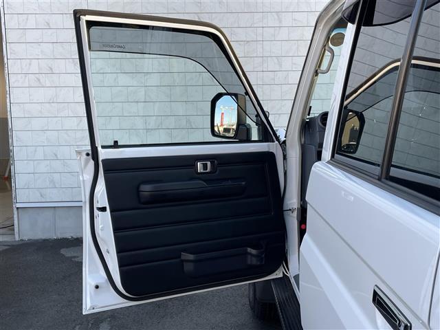 ランドクルーザー７０ ＡＸ　７インチディスプレイオーディオ　バックカメラ　純正１６型アルミホイール　純正フロアマット　センターデフロック　ダウンヒルアシストコントロール　本革ステアリング　ＬＥＤヘッドライト　寒冷地仕様　ＥＴＣ（37枚目）