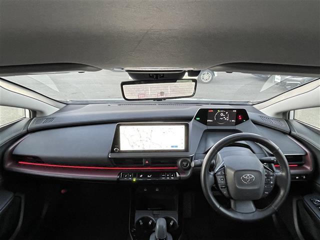 プリウス Ｚ　純正ナビ付１２．３型ディスプレイ　フルセグ　全周囲カメラ　黒レザーシート　前席エアシート・シートヒーター　１００Ｖ充電　Ｍｉｒａｃａｓｔ　デジタルミラー　ＢＳＭ　純正１９インチＡＷ　純正フロアマット（3枚目）