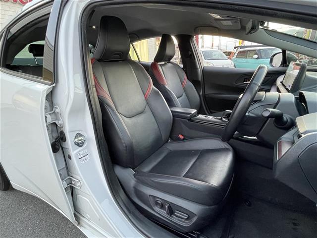 プリウス Ｚ　純正ナビ付１２．３型ディスプレイ　フルセグ　全周囲カメラ　黒レザーシート　前席エアシート・シートヒーター　１００Ｖ充電　Ｍｉｒａｃａｓｔ　デジタルミラー　ＢＳＭ　純正１９インチＡＷ　純正フロアマット（14枚目）