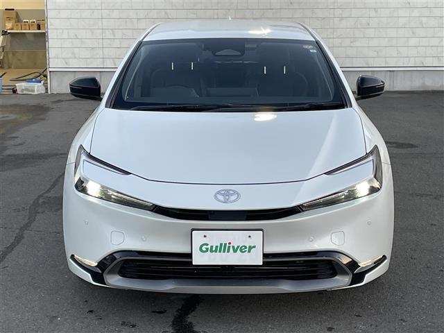 プリウス Ｚ　純正ナビ付１２．３型ディスプレイ　フルセグ　全周囲カメラ　黒レザーシート　前席エアシート・シートヒーター　１００Ｖ充電　Ｍｉｒａｃａｓｔ　デジタルミラー　ＢＳＭ　純正１９インチＡＷ　純正フロアマット（18枚目）