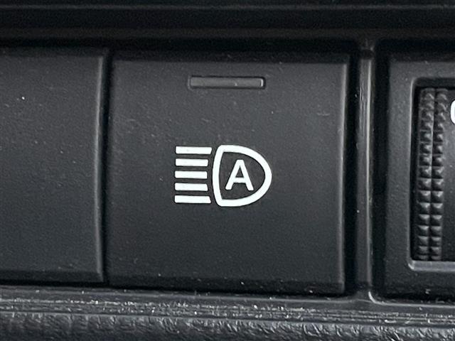 プリウス Ｚ　純正ナビ付１２．３型ディスプレイ　フルセグ　全周囲カメラ　黒レザーシート　前席エアシート・シートヒーター　１００Ｖ充電　Ｍｉｒａｃａｓｔ　デジタルミラー　ＢＳＭ　純正１９インチＡＷ　純正フロアマット（24枚目）