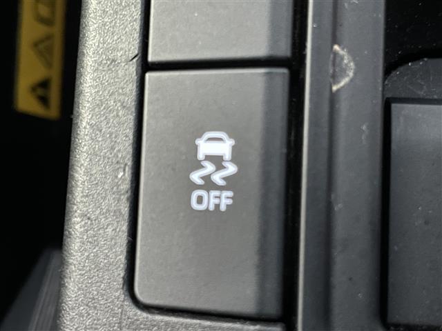 プリウス Ｚ　純正ナビ付１２．３型ディスプレイ　フルセグ　全周囲カメラ　黒レザーシート　前席エアシート・シートヒーター　１００Ｖ充電　Ｍｉｒａｃａｓｔ　デジタルミラー　ＢＳＭ　純正１９インチＡＷ　純正フロアマット（30枚目）