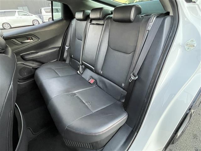 プリウス Ｚ　純正ナビ付１２．３型ディスプレイ　フルセグ　全周囲カメラ　黒レザーシート　前席エアシート・シートヒーター　１００Ｖ充電　Ｍｉｒａｃａｓｔ　デジタルミラー　ＢＳＭ　純正１９インチＡＷ　純正フロアマット（34枚目）