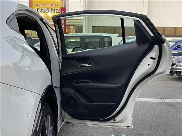 プリウス Ｚ　純正ナビ付１２．３型ディスプレイ　フルセグ　全周囲カメラ　黒レザーシート　前席エアシート・シートヒーター　１００Ｖ充電　Ｍｉｒａｃａｓｔ　デジタルミラー　ＢＳＭ　純正１９インチＡＷ　純正フロアマット（36枚目）