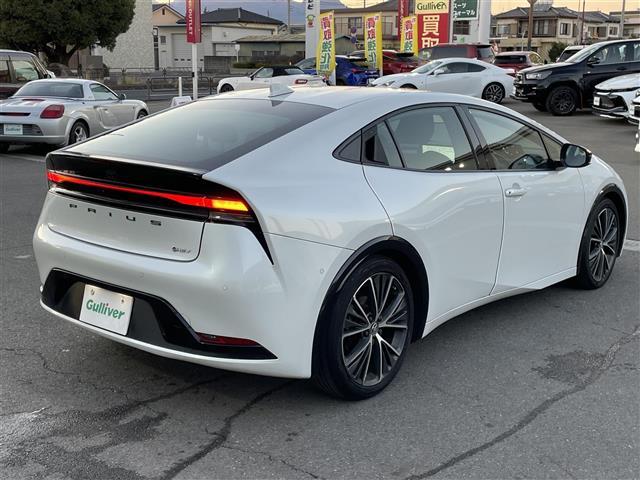 プリウス Ｚ　純正ナビ付１２．３型ディスプレイ　フルセグ　全周囲カメラ　黒レザーシート　前席エアシート・シートヒーター　１００Ｖ充電　Ｍｉｒａｃａｓｔ　デジタルミラー　ＢＳＭ　純正１９インチＡＷ　純正フロアマット（40枚目）