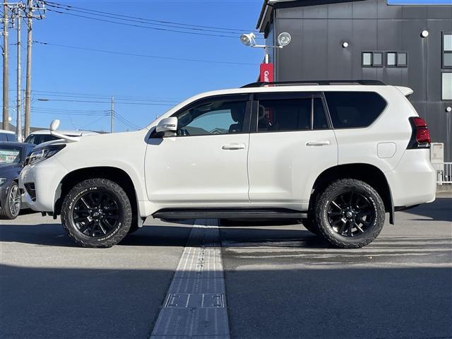 ランドクルーザープラド ＴＸ　Ｌパッケージ　７０ｔｈアニバーサリーリミテッド　純正９インチナビ　フルセグ　ＨＤＭＩ　Ｂｌｕｅｔｏｏｔｈ　フロント・バックカメラ　ホワイトレタータイヤ　前後ドライブレコーダー　スマートキー２本　シートエアコン　茶革　衝突軽減ブレーキ　レーンアシスト（18枚目）