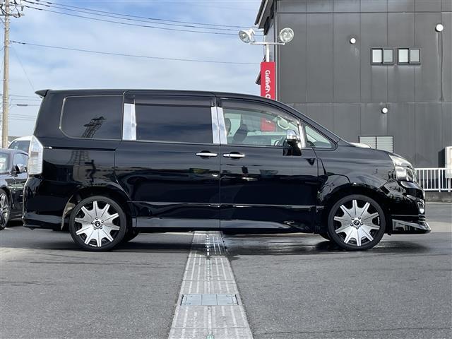 ヴォクシー ＺＳ　煌　純正７インチワイドナビ　バックカメラ　フリップダウンモニター　両側電動スライドドア　パドルシフト　ＨＩＤヘッドライト　ＨＩＤフォグランプ　ＥＴＣ　Ｂｌｕｅｔｏｏｔｈ　フルセグ　ミュージックサーバー（41枚目）