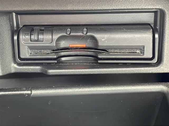 セレナ ハイウェイスター S-ハイブリッド 純正SDナビ・Bluetooth CD DVD・TV フルセグ・バックカメラ 純正フリップダウン後席モニター アイドリングストップ クルーズコントロール 両側パワースライドドア レザーシート(9枚目)