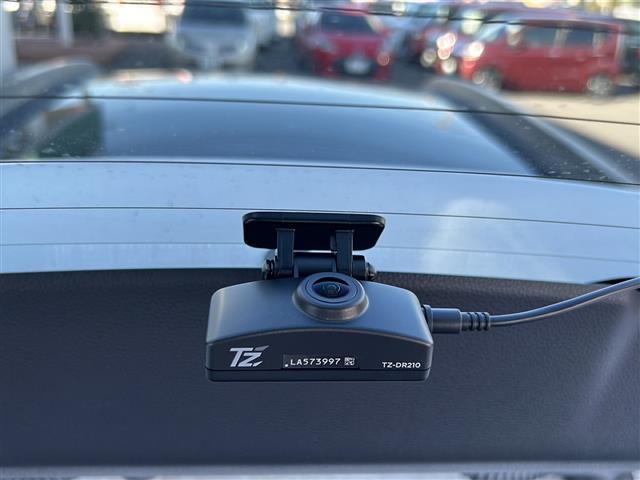 カローラクロス ハイブリッド Z 純正ナビ フルセグTV Bluetooth 前後ドライブレコーダー アラウンドビューモニター ガラスルーフ パワーバックドア パワーシート ETC クルーズコントロール シートヒーター ハーフレザー(8枚目)
