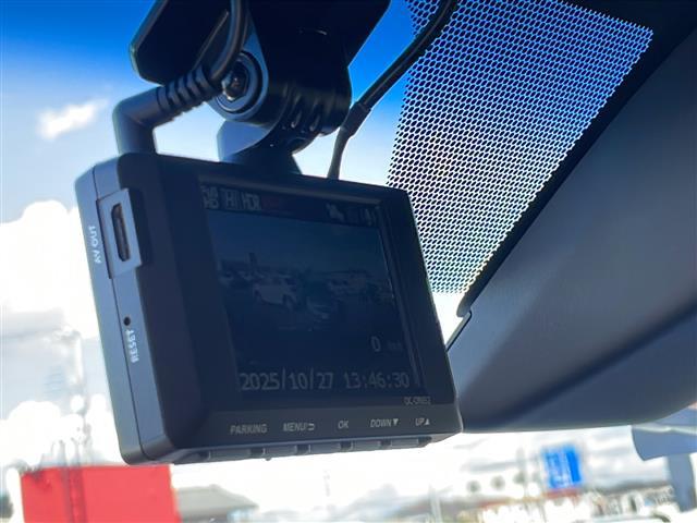 グランエース プレミアム 純正ナビ フルセグTV アラウンドビューモニター Bluetooth デジタルインナーミラー 前後ドライブレコーダー パワーバックドア レザーシート 三列シート シートヒーター 後席エアコン ETC(7枚目)