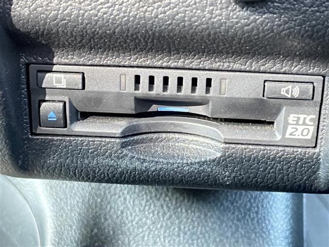 グランエース プレミアム 純正ナビ フルセグTV アラウンドビューモニター Bluetooth デジタルインナーミラー 前後ドライブレコーダー パワーバックドア レザーシート 三列シート シートヒーター 後席エアコン ETC(9枚目)