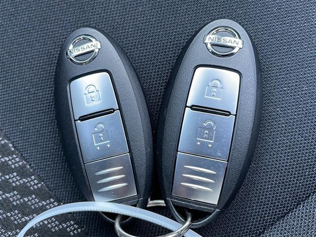 ノート e-パワー X 純正ナビ Bluetooth フルセグ CD DVD ETC エマージェンシーブレーキ 横滑り防止 レーンキープアラート ウィンカーミラー ドアバイザー プッシュスタート スマートキー×2(11枚目)