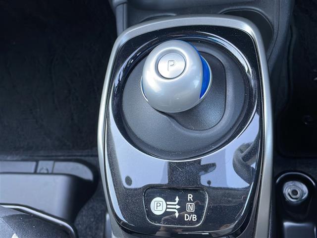 ノート e-パワー X 純正ナビ Bluetooth フルセグ CD DVD ETC エマージェンシーブレーキ 横滑り防止 レーンキープアラート ウィンカーミラー ドアバイザー プッシュスタート スマートキー×2(13枚目)