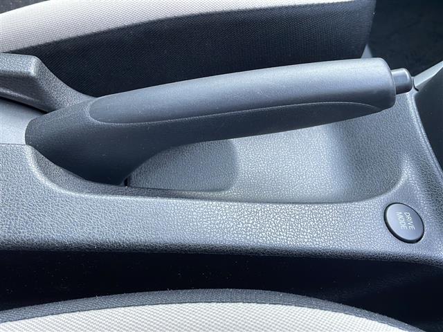 ノート e-パワー X 純正ナビ Bluetooth フルセグ CD DVD ETC エマージェンシーブレーキ 横滑り防止 レーンキープアラート ウィンカーミラー ドアバイザー プッシュスタート スマートキー×2(14枚目)